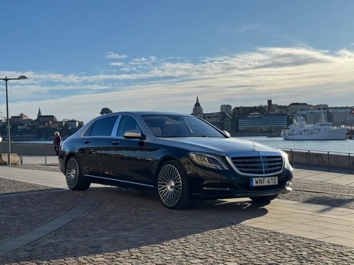 Mercedes-Maybach S 560 exterior